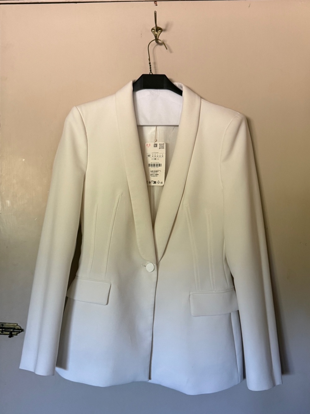Zara Fitted Shoulder Pad Blazer in Ecru